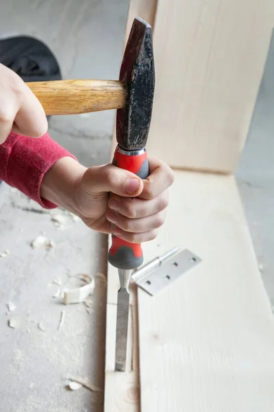 Chisel Hammer Hands Boy Preparing Install Door Hinges Wooden Door — Stock Photo, Image