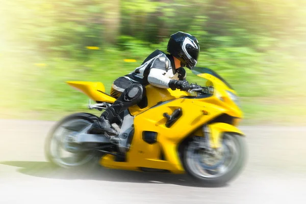 Динамічні гоночного мотоцикла — стокове фото