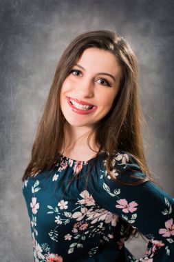 Resmi Studio Kafkas lise kıdemli portresi