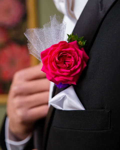 Ragazzo adolescente vestito per il ballo — Foto Stock