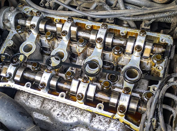 Eski içten yanmalı motor. Benzin ve dizel motor. motor dişlileri