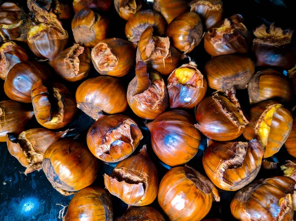 Geroosterde Kastanjes Heerlijke Bruine Kastanjes — Stockfoto