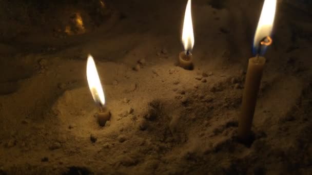 Candele Stanno Bruciando Fuoco Candele Chiesa — Video Stock