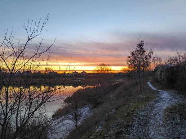 Schöne Landschaft Mit Einem Fluss Sonnenuntergang Auf Dem Fluss Schöner — Stockfoto