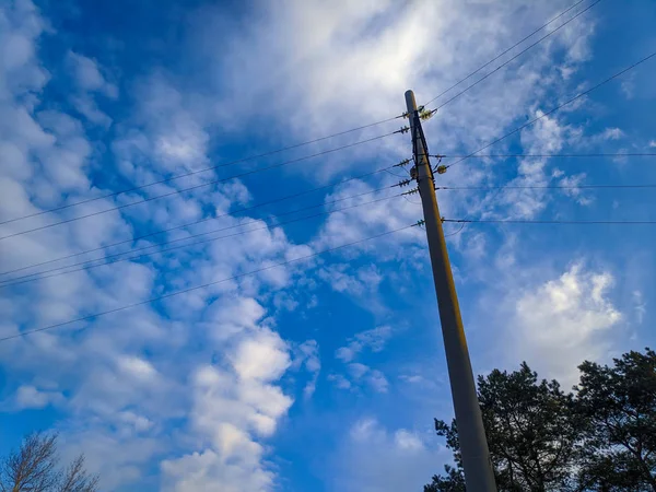 Líneas Eléctricas Mástiles Electricidad Contra Cielo —  Fotos de Stock