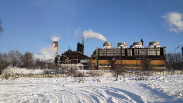 Weißer Rauch Aus Fabrikschornsteinen Industrieverschmutzung — Stockvideo