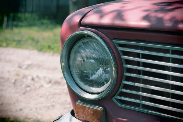 Reflektor Veteránského Auta Staré Červené Auto Retro Karoserie — Stock fotografie