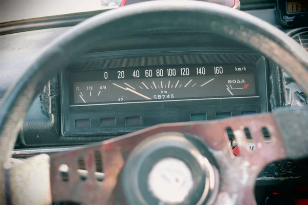 Eski Bir Arabanın Hız Göstergesi Retro Araba Salonu — Stok fotoğraf