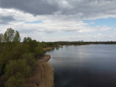 bahar manzarası. toprak ve su yukarıdan