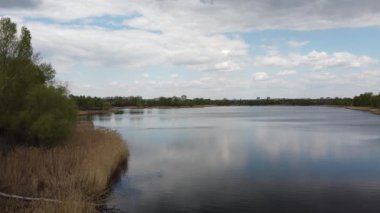 bahar manzarası. toprak ve su yukarıdan