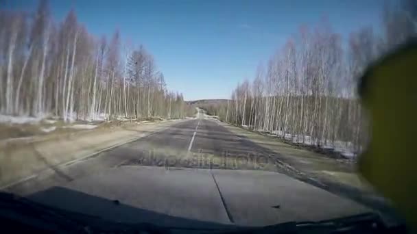 Suburban Road. Vista desde el parabrisas del coche — Vídeo de stock