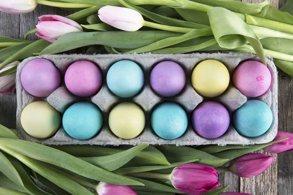Cartón de huevos de Pascua —  Fotos de Stock