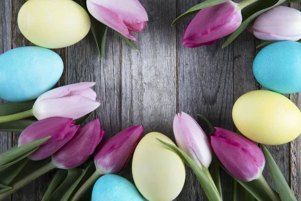 Marco de Tulipán y Huevo de Pascua —  Fotos de Stock