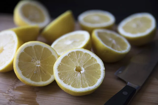 Lemon Halves Just Sliced — Stock Photo, Image