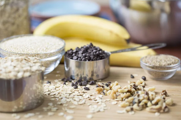 Ingrediënten voor Banana Chocolate Chip traktaties — Stockfoto