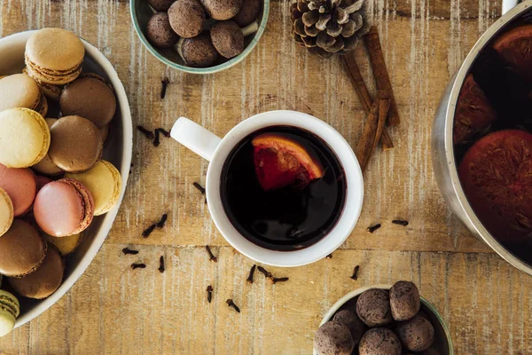 Vinho quente na cama plana — Fotografia de Stock