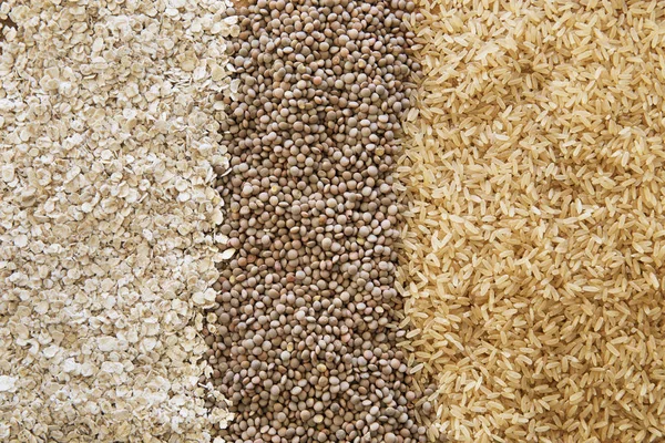 Lentilhas de aveia e arroz . — Fotografia de Stock