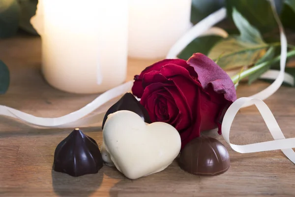 Valentine Rose y Chocolates — Foto de Stock