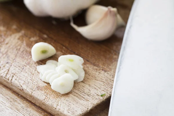 Slices of Garlic — Stock Photo, Image