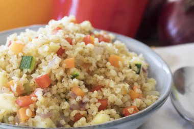 Yakın çekim Vegan Bulgur Pilavı