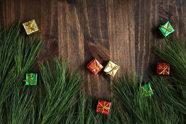 크리스마스 현수막 소나무와 선물 — 스톡 사진