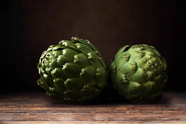 Two Fresh Artichokes — Stock Photo, Image