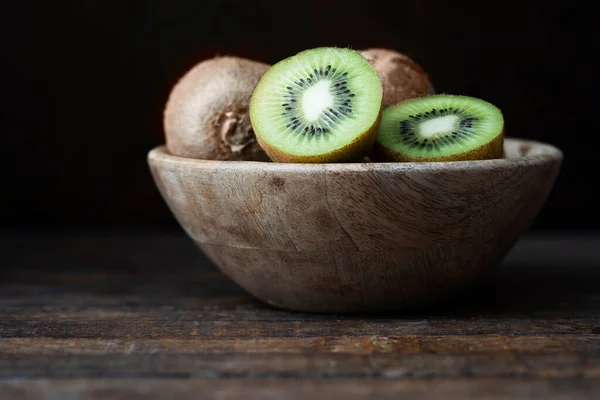 Kiwis in Wooden Bowl — Stock Photo, Image