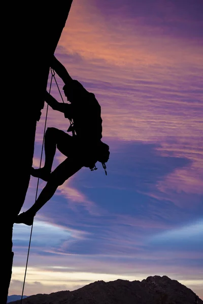 Ορειβάτης στην άκρη. — Φωτογραφία Αρχείου