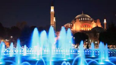 Ayasofya'nın ünlü tarihi Istanbul yapı var. Bir dünya harikası bir müze oldu