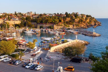 Antalya, Türkiye - 21 Ekim 2016: Eski şehir Kaleiçi