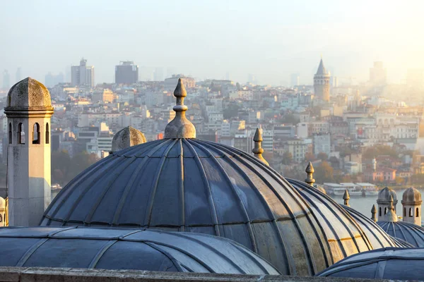 A bela mesquita Suleymaniye em Istambul, Turquia — Fotografia de Stock