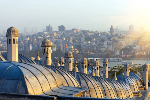 A bela mesquita Suleymaniye em Istambul, Turquia — Fotografia de Stock