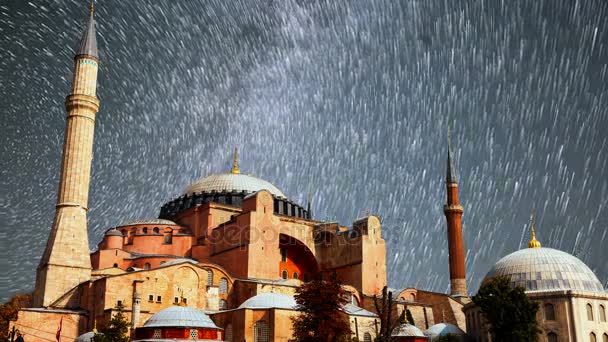 Hagia Sophia Isztambulban. A bizánci építészet világhírű emlékműve. — Stock videók