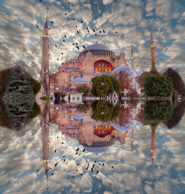 Dünya ünlü anıt Bizans mimarisi. Güneş doğarken St. Sophia Katedrali görüntülemek.