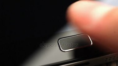 Parmak izi güvenlik ekran üzerinde bir akıllı telefon kilidini.
