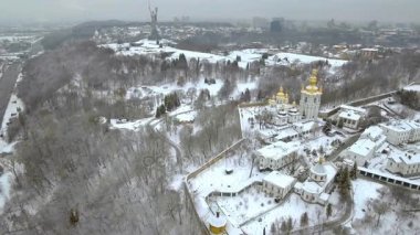 Kışın Kiev-Pechersk Lavra, Kiev, Ukrayna.