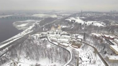 Kışın Kiev-Pechersk Lavra, Kiev, Ukrayna.