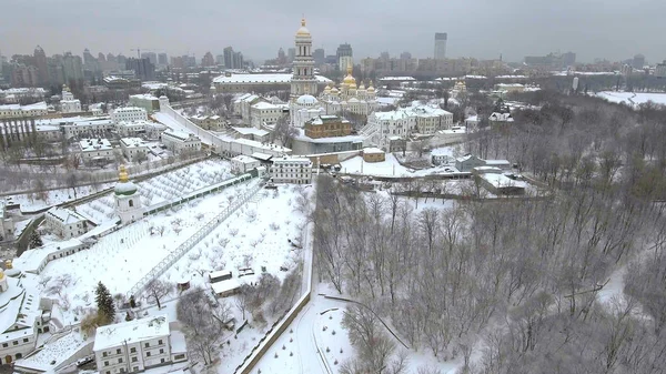 Vista aérea Kiev-Pechersk Lavra no inverno, Kiev, Ucrânia. — Fotografia de Stock