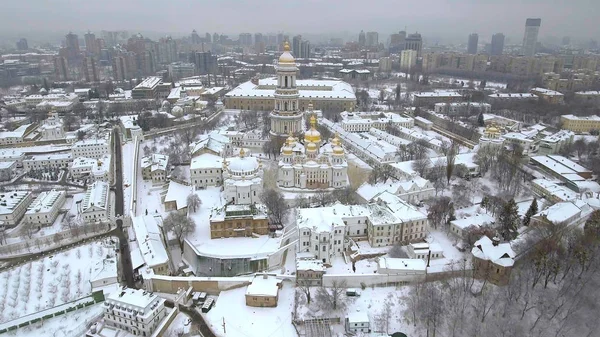 Vista aérea Kiev-Pechersk Lavra en invierno, Kiev, Ucrania. —  Fotos de Stock