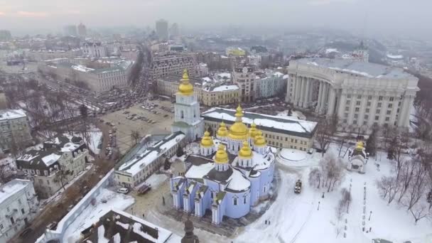 St. Michaels Golden-Domed kolostor, amely egy működő, Kiev, Ukrajna. — Stock videók