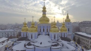 St Michaels Manastırı - Kiev en eski manastır havadan görünümü.