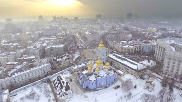 St. michaels goldenen Kuppelkloster ist ein funktionierendes Kloster in Kiev, Ukraine. — Stockvideo