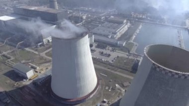 Büyük boru tesisi için termal enerji hava üretimi üzerinde uçan.