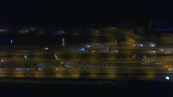 Vista aérea del cruce de la autopista . — Vídeos de Stock