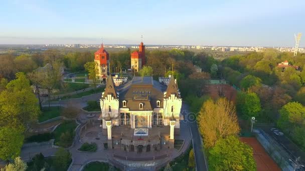 Edificio de teatro de títeres académico de Kiev en Ucrania . — Vídeo de stock