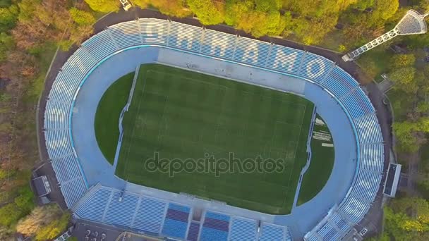 Légifelvételek labdarúgó stadion Kijevben. Ukrajna — Stock videók