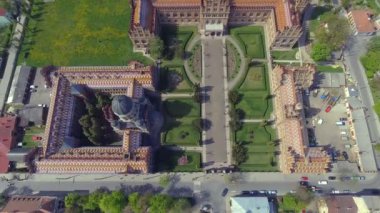 Chernivtsi Üniversitesi - Ukrayna en eski üniversitelerinden biri olan