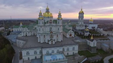 Pochaev Manastırı, Pochayiv Lavra, Ukrayna havadan görünümü.
