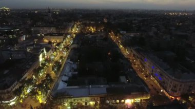 Merkezi, Odessa Deribasovskaya sokak üzerinde gece. Havadan görünümü