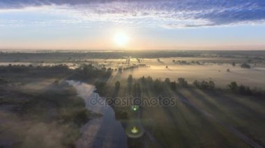 Sis alan şafağın havadan görünümü